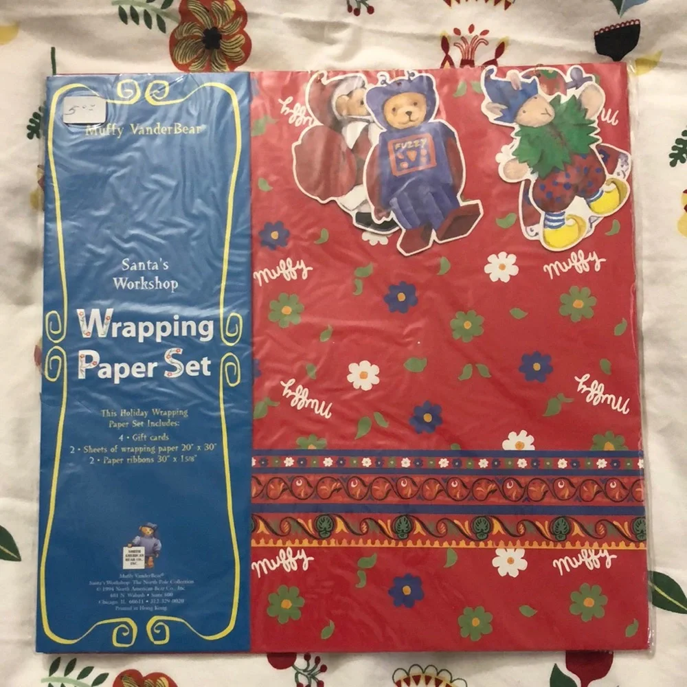NIP Muffy VanderBear Wrapping Paper Set